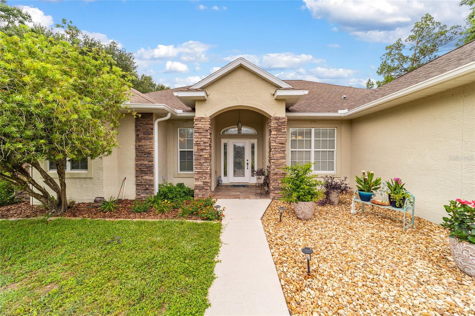 ROLLING RANCHETTS - Residential