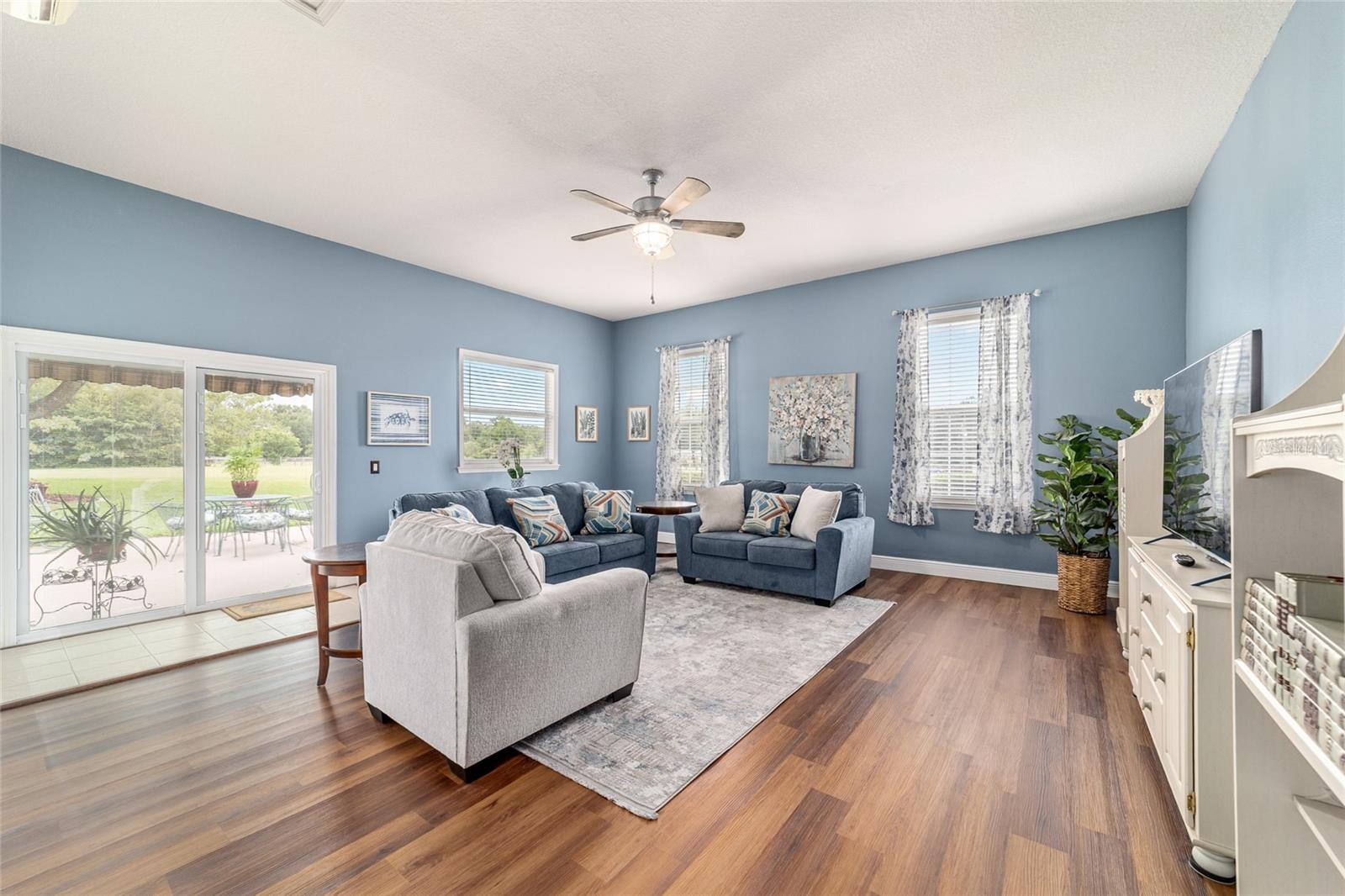ROLLING RANCHETTS - Residential