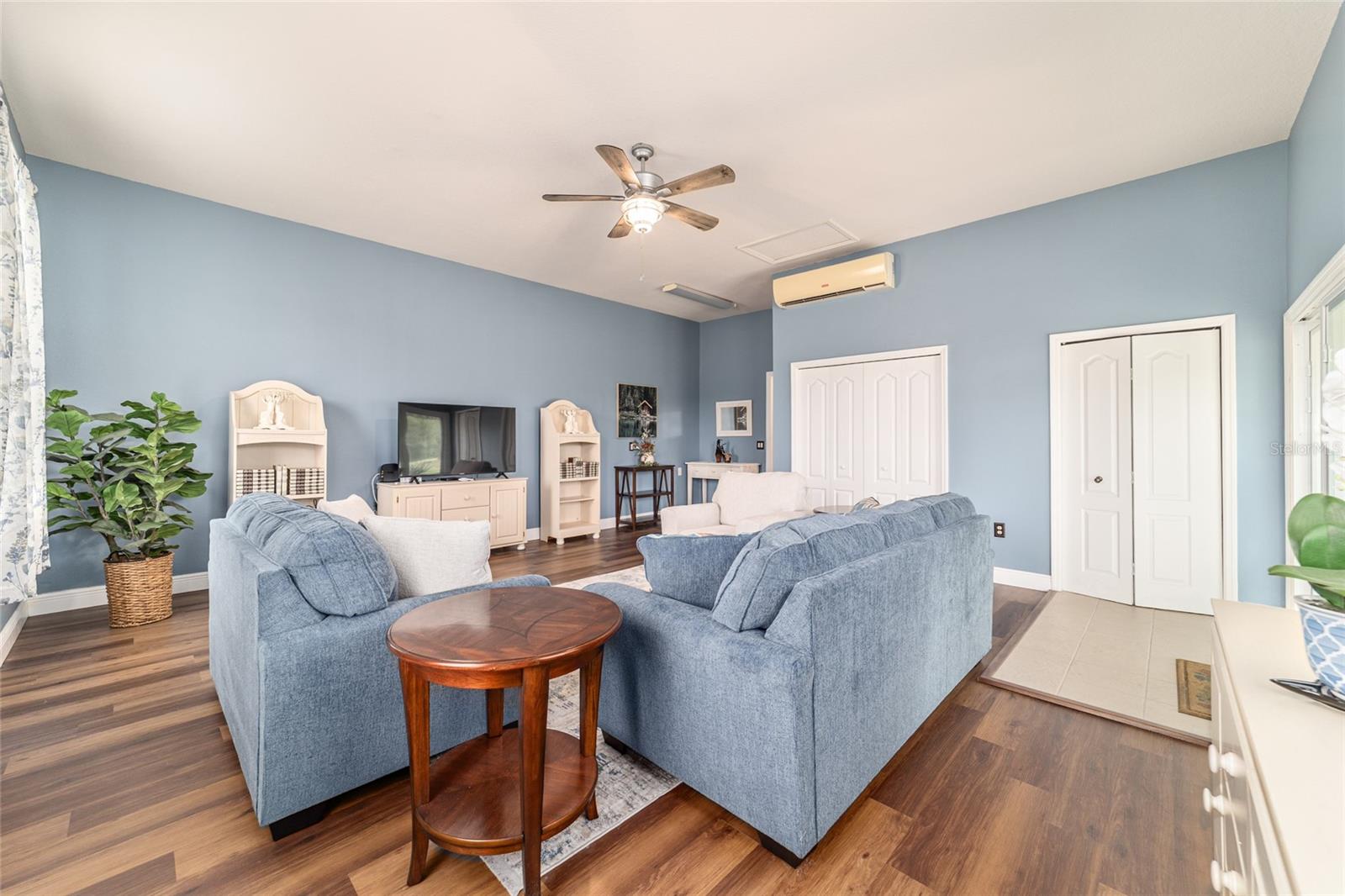 ROLLING RANCHETTS - Residential