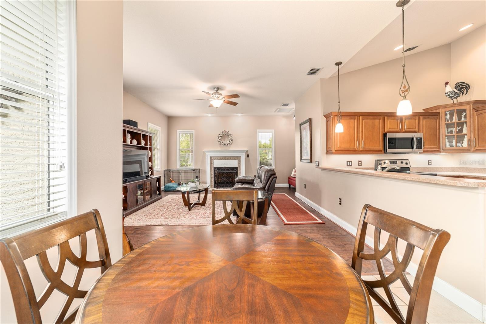 ROLLING RANCHETTS - Residential