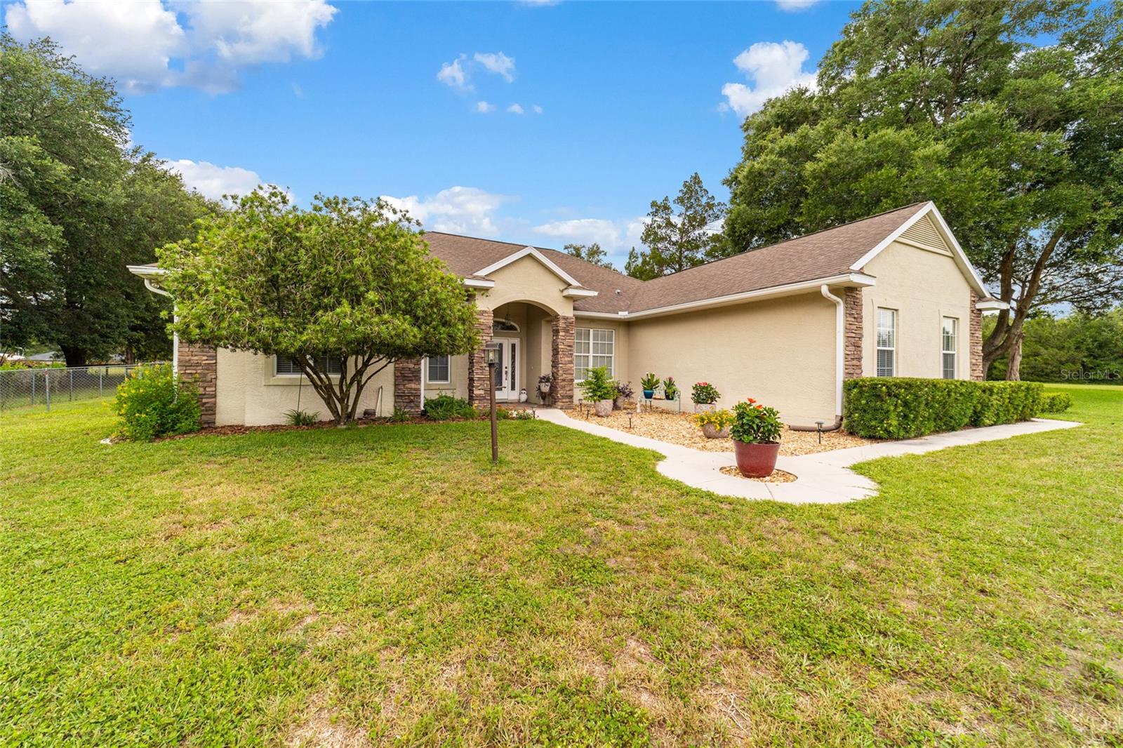 ROLLING RANCHETTS - Residential