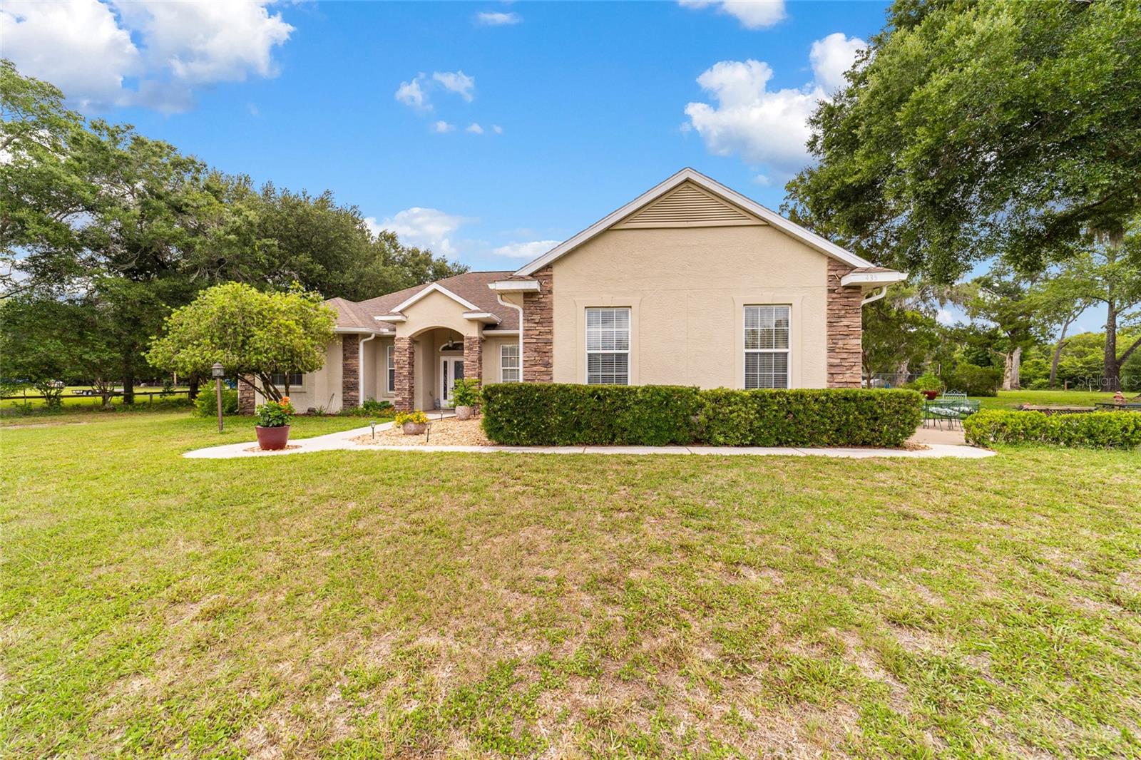 ROLLING RANCHETTS - Residential