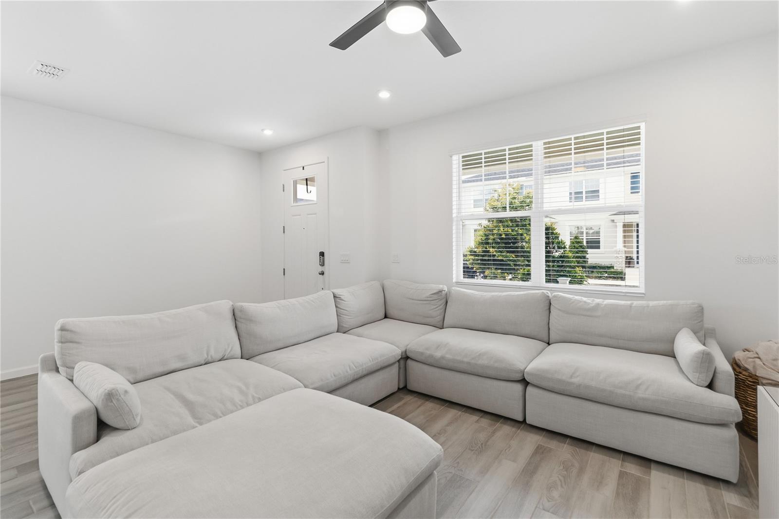 HICKORY GROVE TWNHMS - Residential