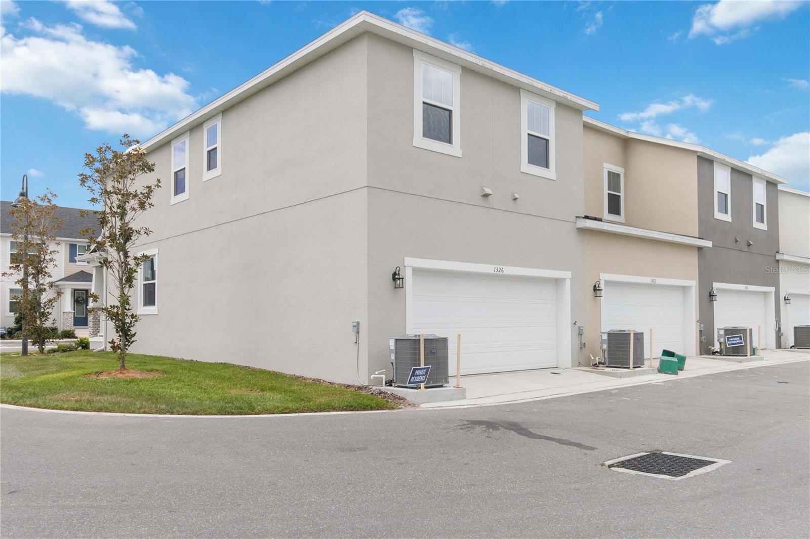 HICKORY GROVE TWNHMS - Residential
