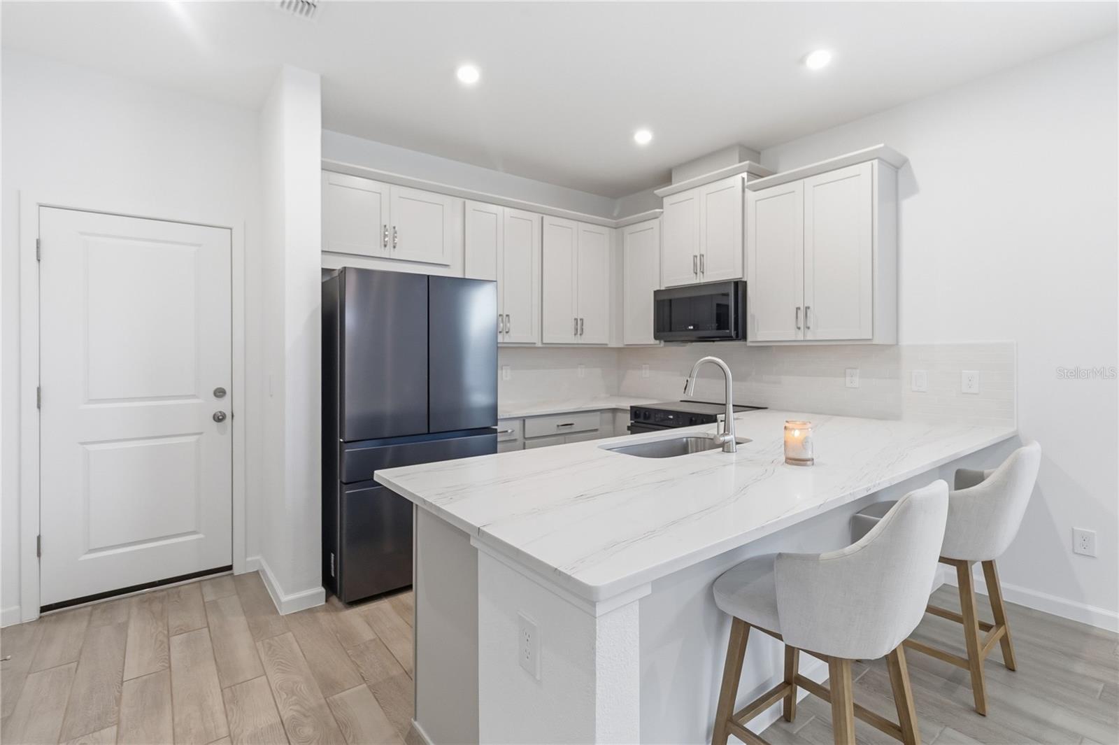 HICKORY GROVE TWNHMS - Residential
