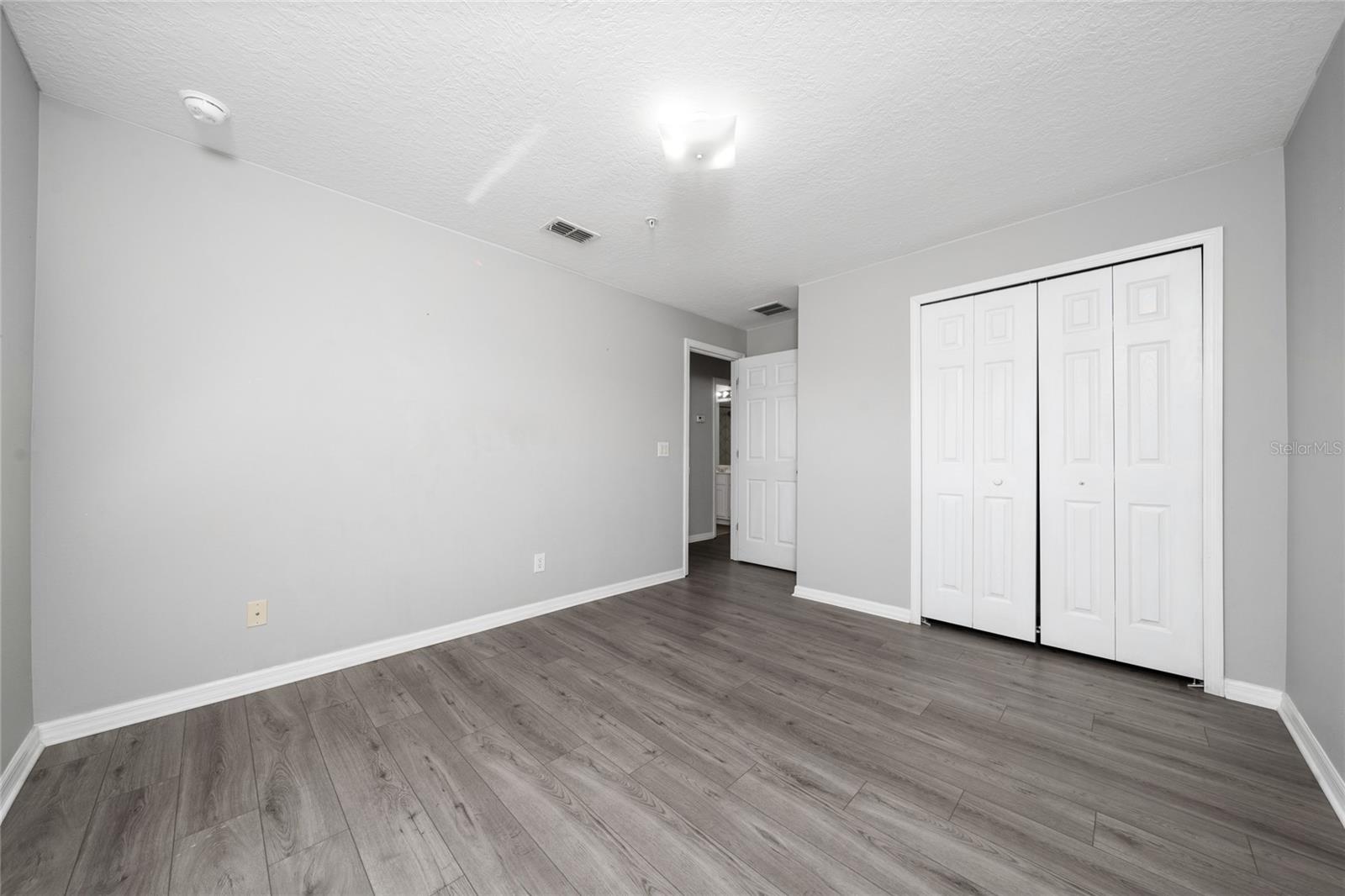 CROWNTREE LAKES 02 & 03 - Residential Lease