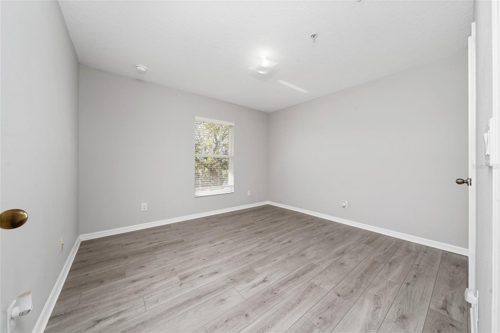 CROWNTREE LAKES 02 & 03 - Residential Lease
