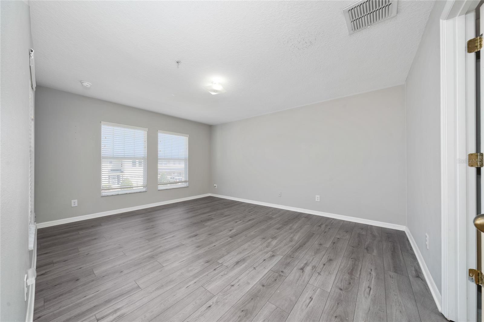 CROWNTREE LAKES 02 & 03 - Residential Lease