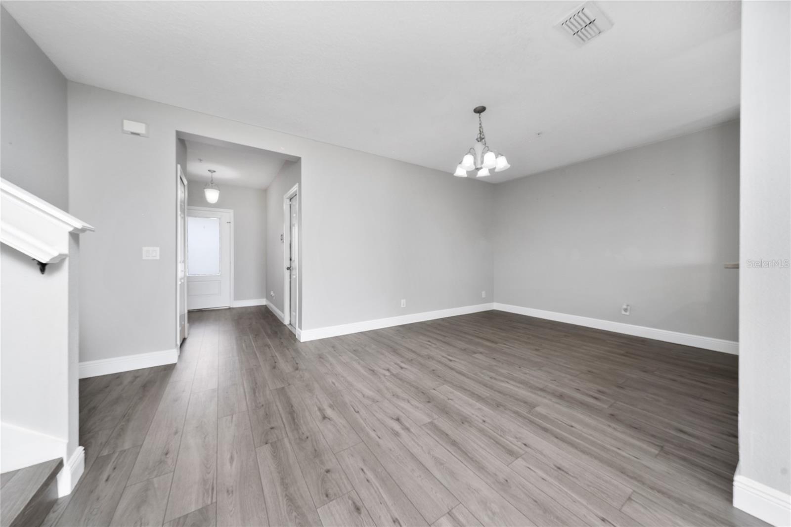 CROWNTREE LAKES 02 & 03 - Residential Lease