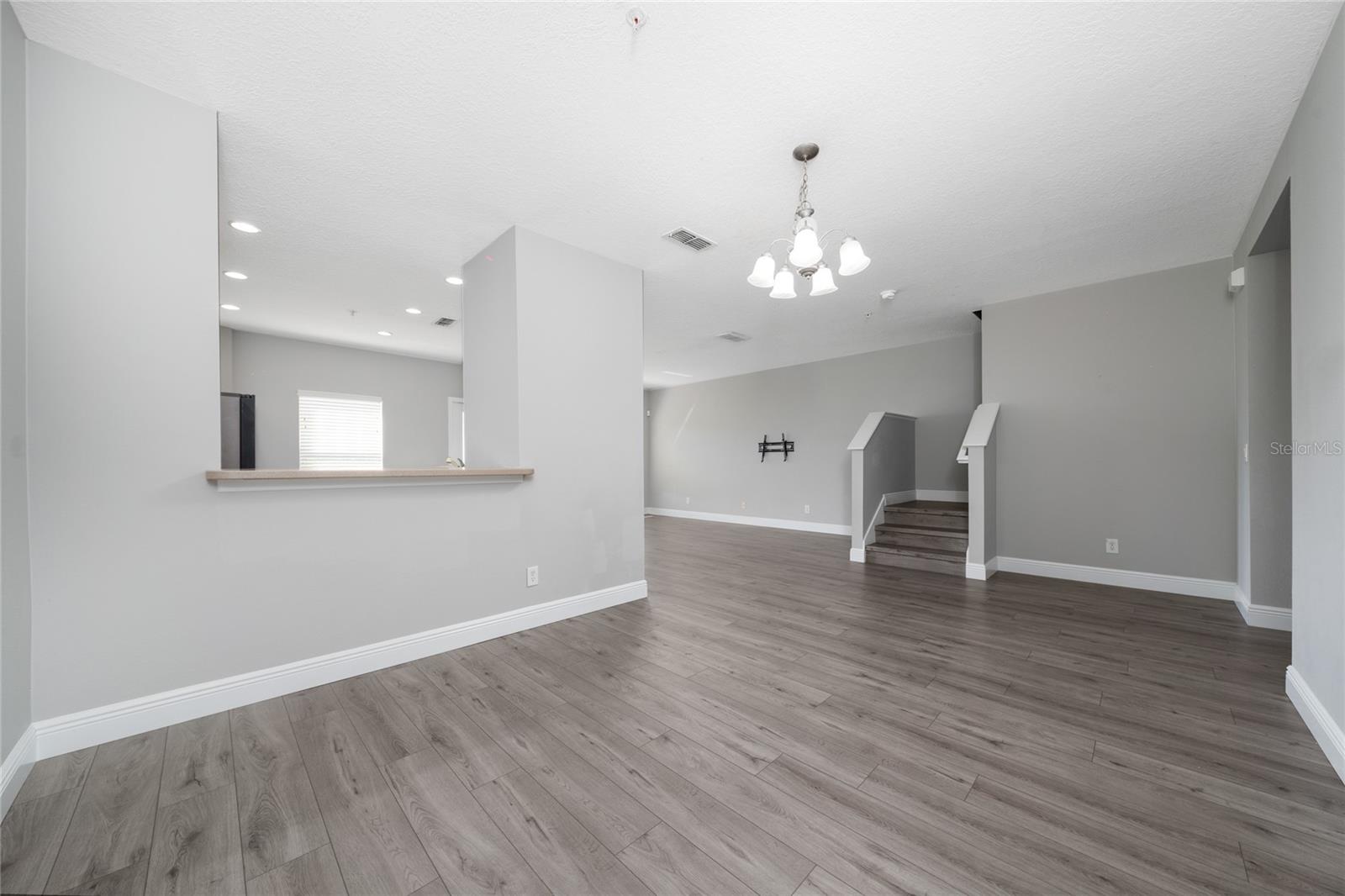 CROWNTREE LAKES 02 & 03 - Residential Lease