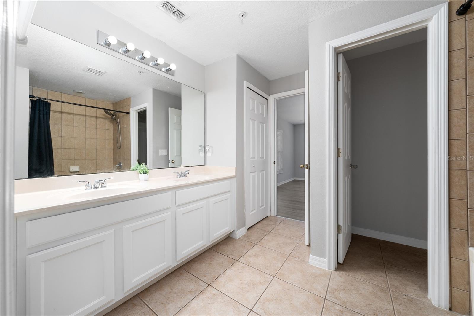 CROWNTREE LAKES 02 & 03 - Residential Lease