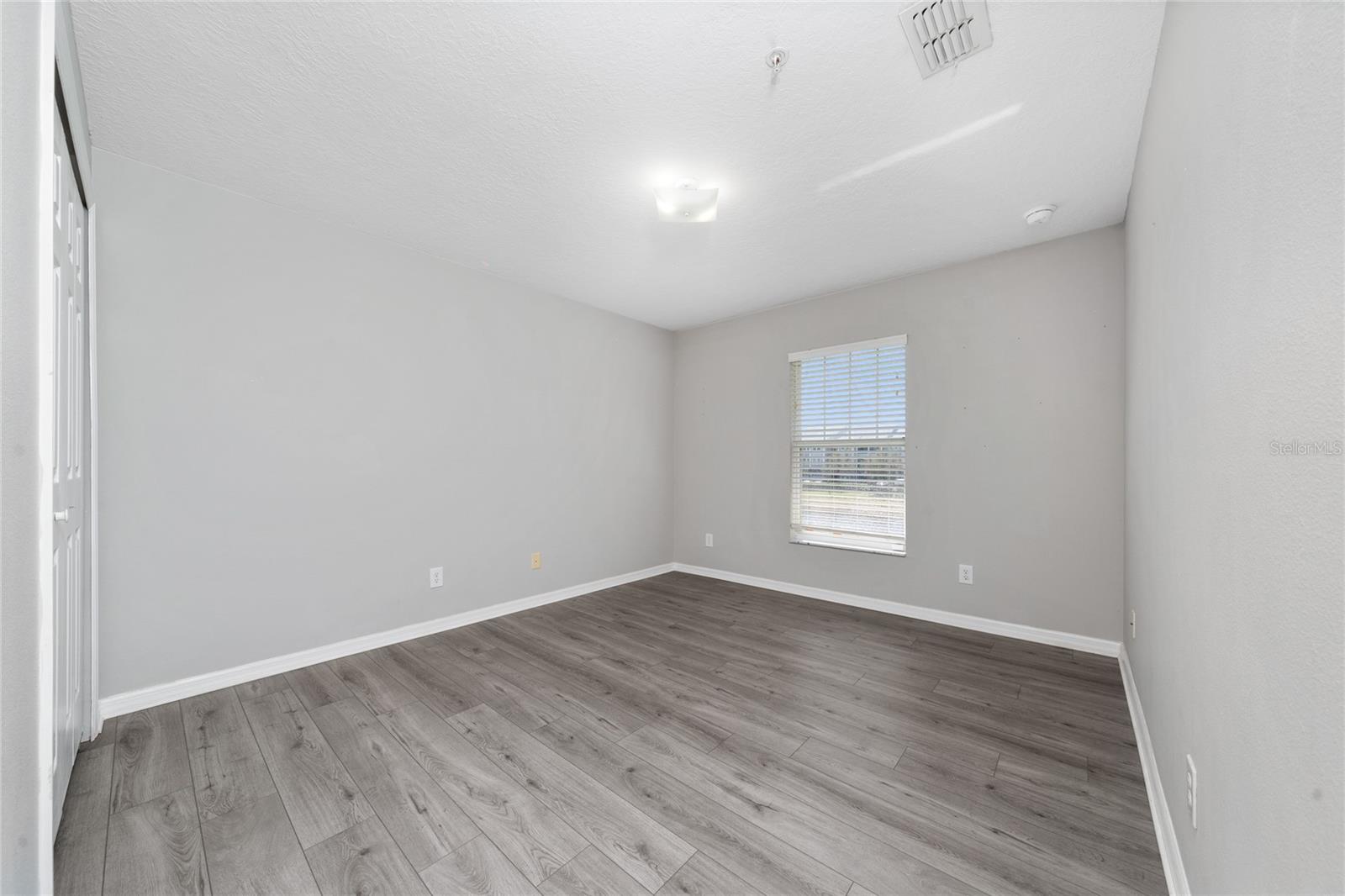 CROWNTREE LAKES 02 & 03 - Residential Lease