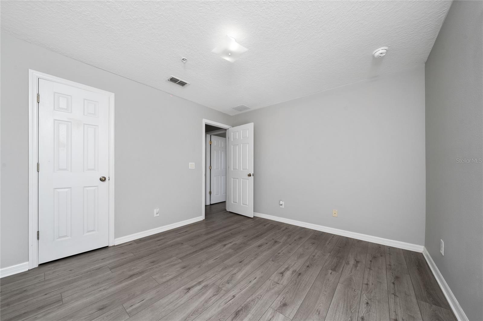 CROWNTREE LAKES 02 & 03 - Residential Lease
