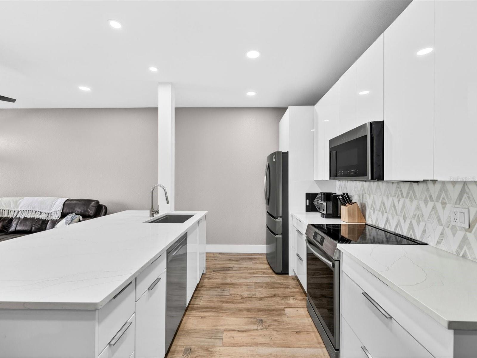 CULBREATH KEY BAYSIDE CONDOMIN - Residential