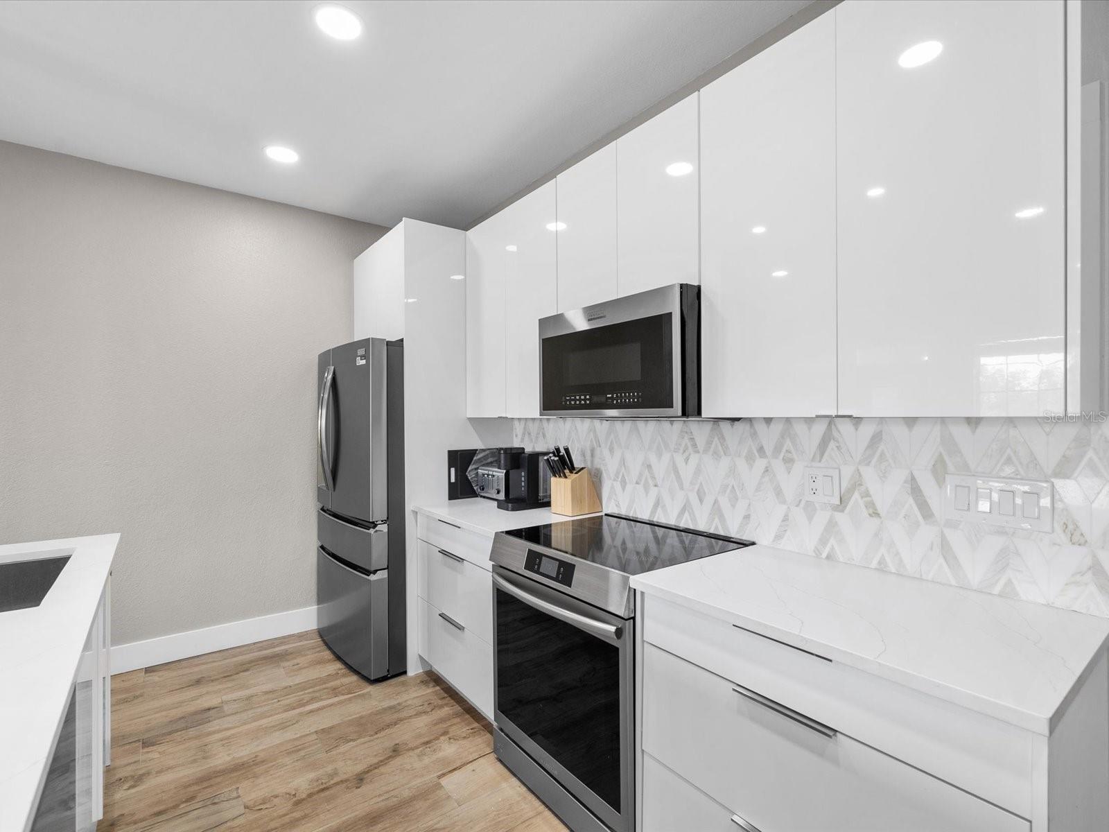 CULBREATH KEY BAYSIDE CONDOMIN - Residential