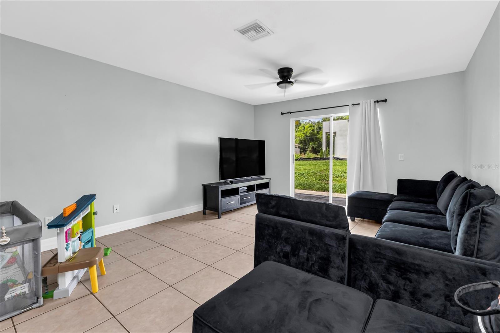 LEHIGH ESTATES - Residential Income
