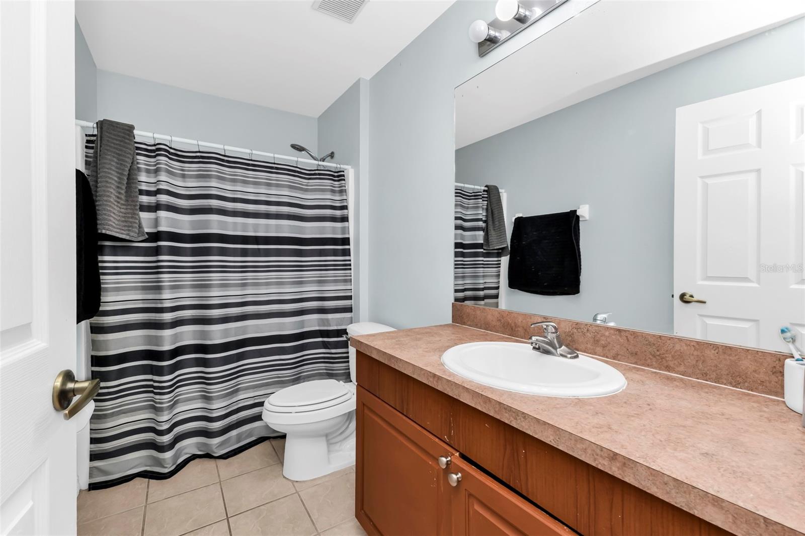 LEHIGH ESTATES - Residential Income