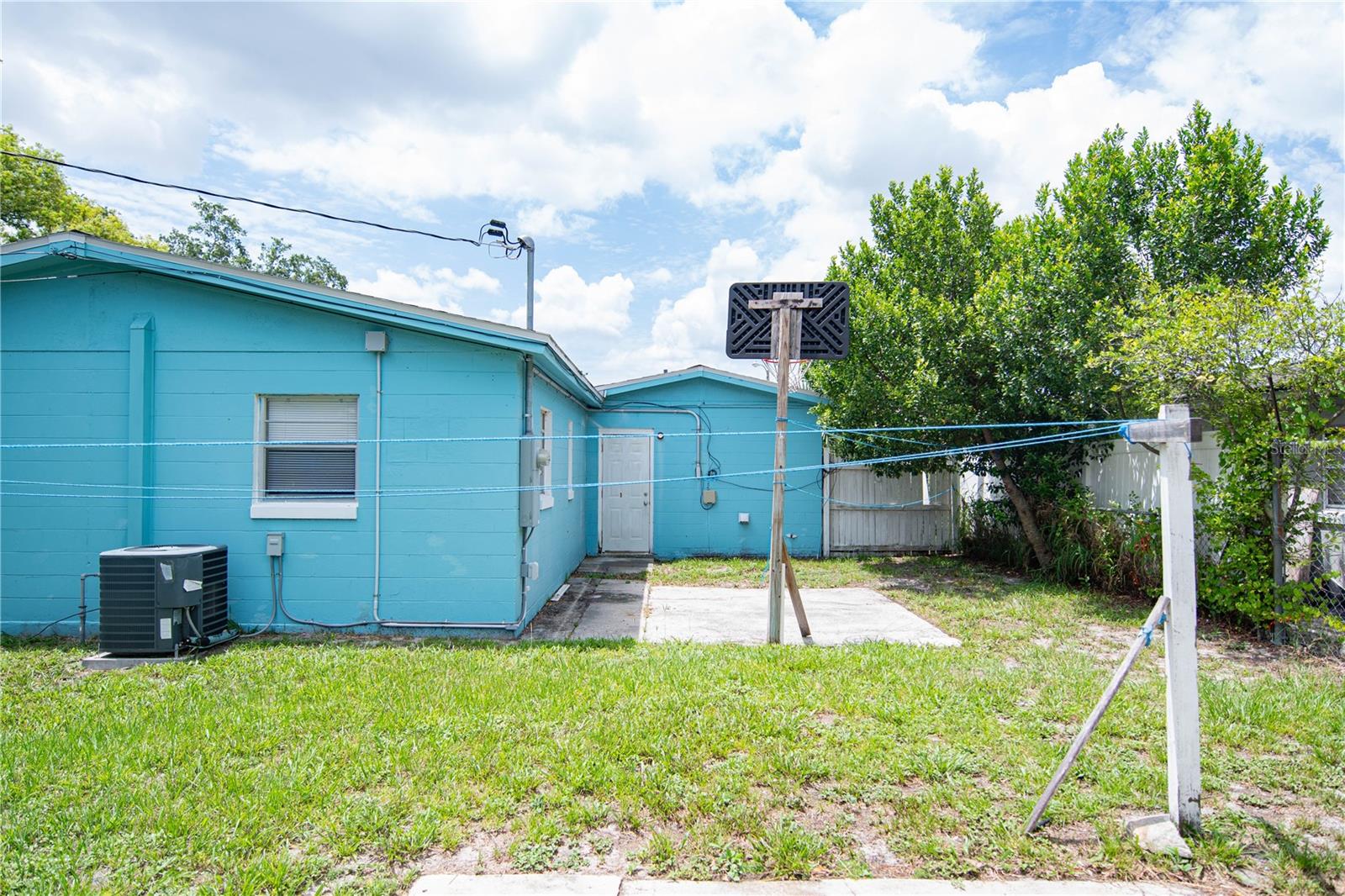 TANGELO PARK SEC 04 - Residential Lease