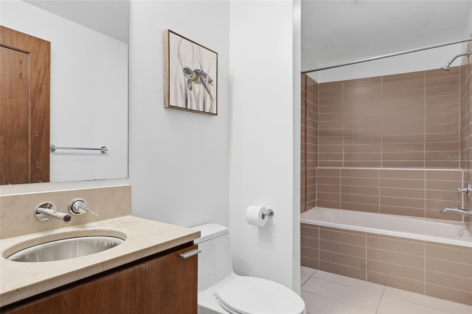 THE PLACE AT CHANNELSIDE A CON - Residential