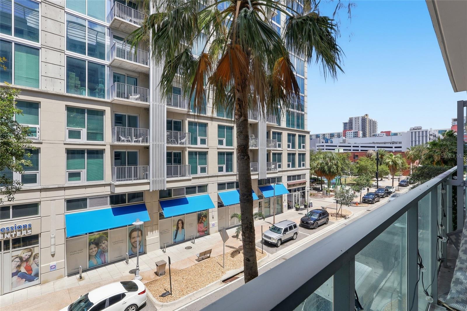 THE PLACE AT CHANNELSIDE A CON - Residential