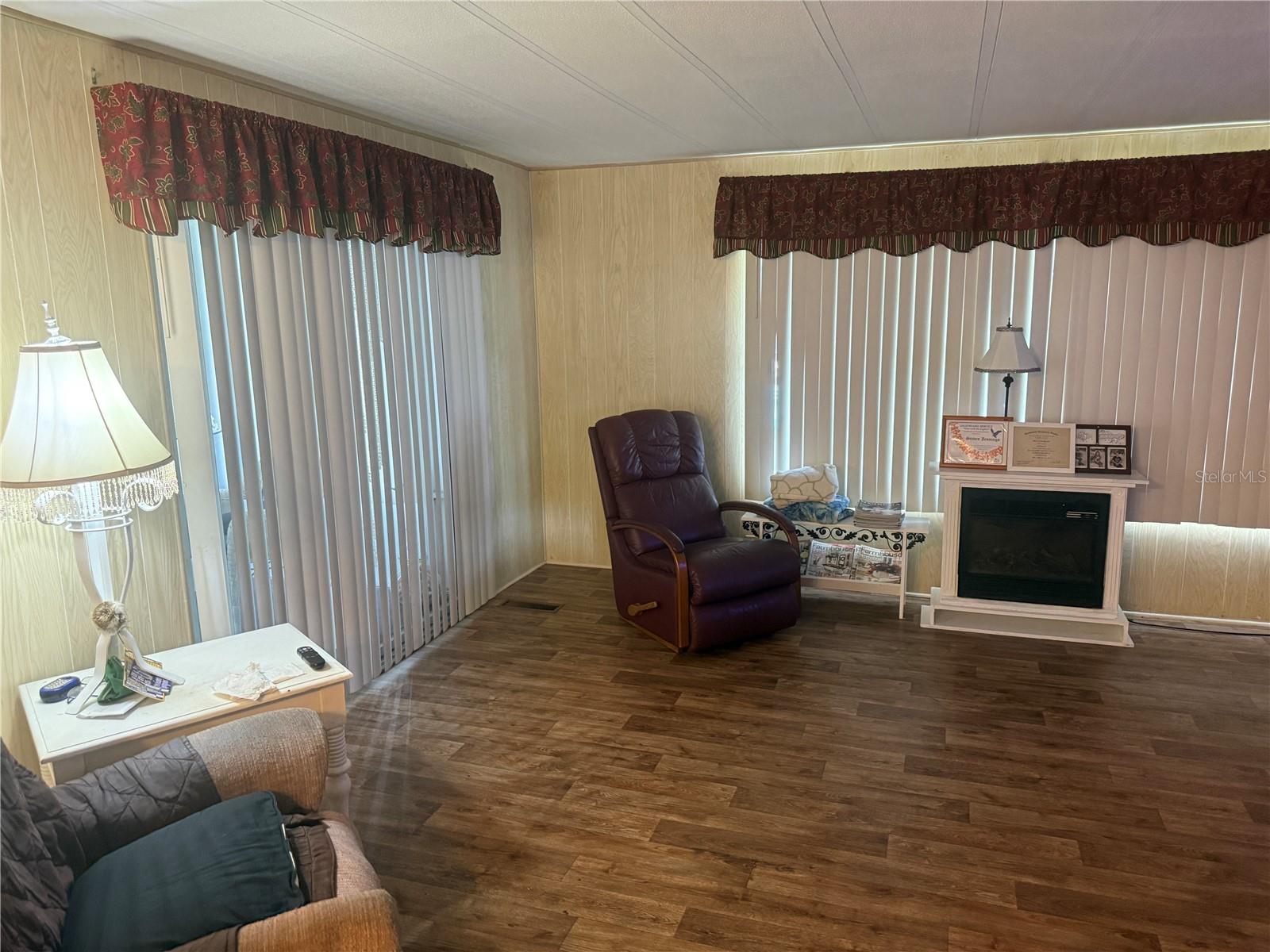 VALLEYDALE ACRES - Residential