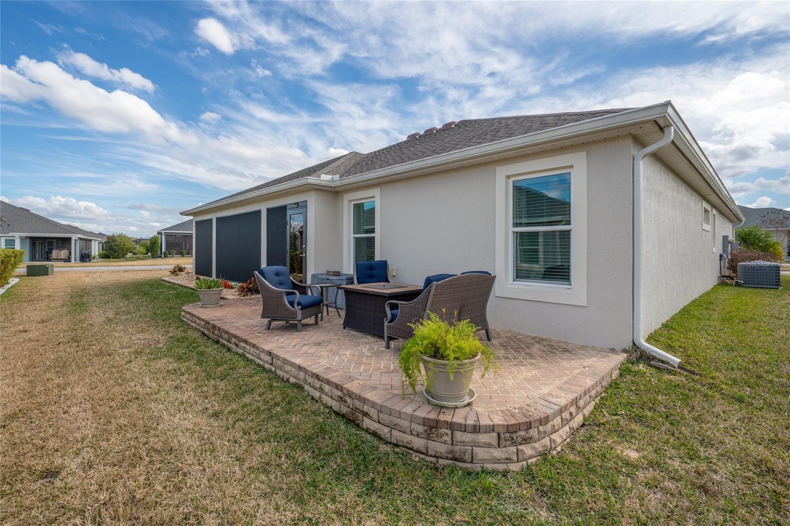 VILLAGES/SOUTHERN OAKS UN 51 - Residential