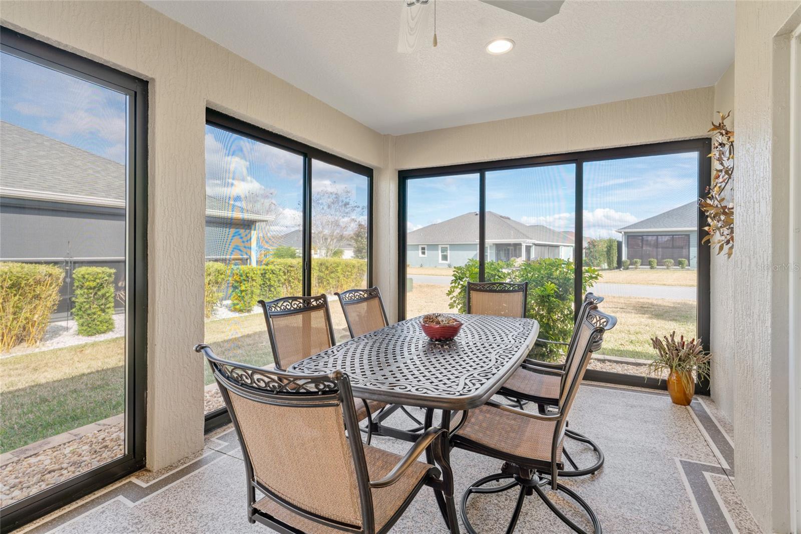 VILLAGES/SOUTHERN OAKS UN 51 - Residential