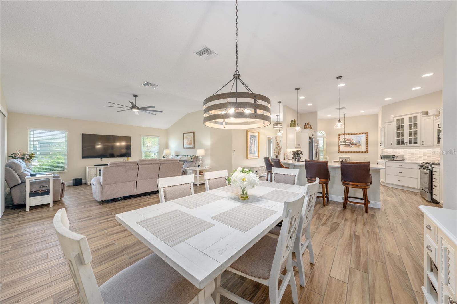 VILLAGES/SOUTHERN OAKS UN 51 - Residential