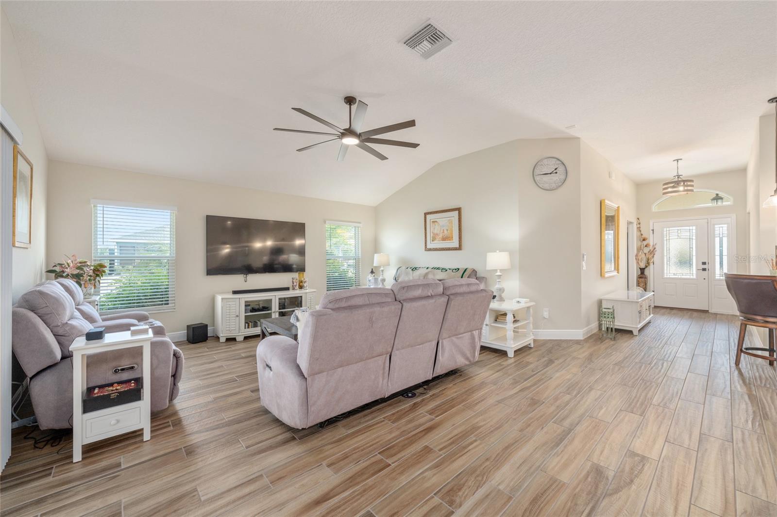 VILLAGES/SOUTHERN OAKS UN 51 - Residential