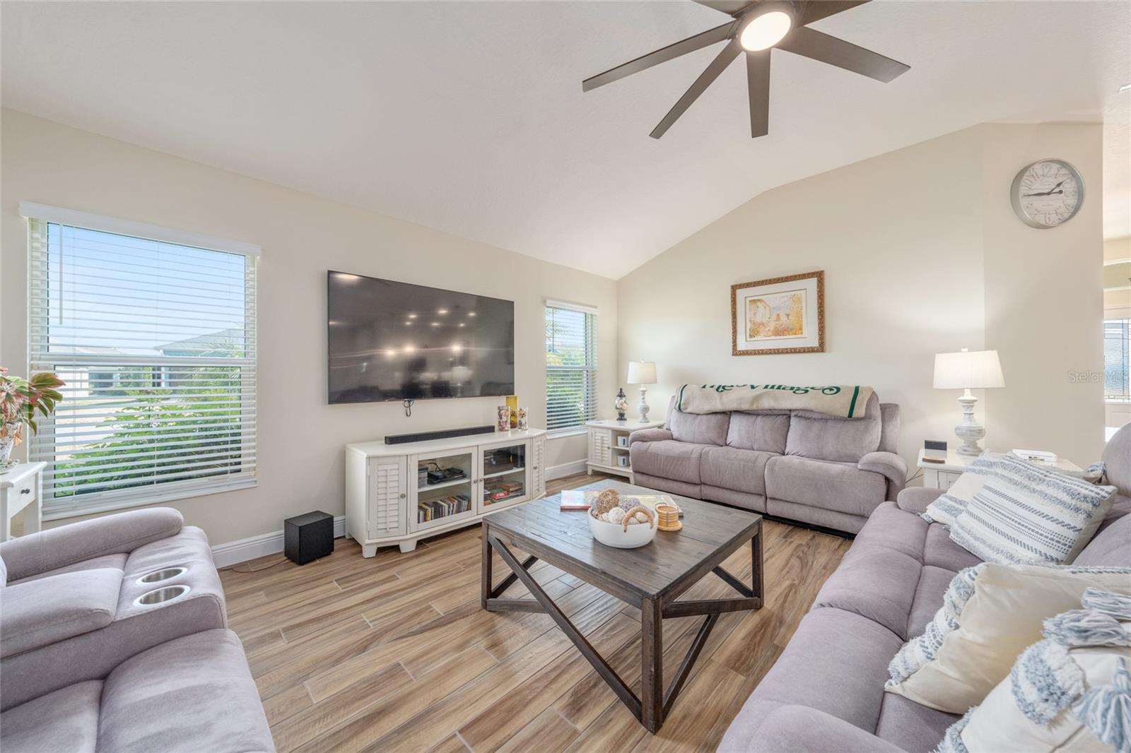 VILLAGES/SOUTHERN OAKS UN 51 - Residential