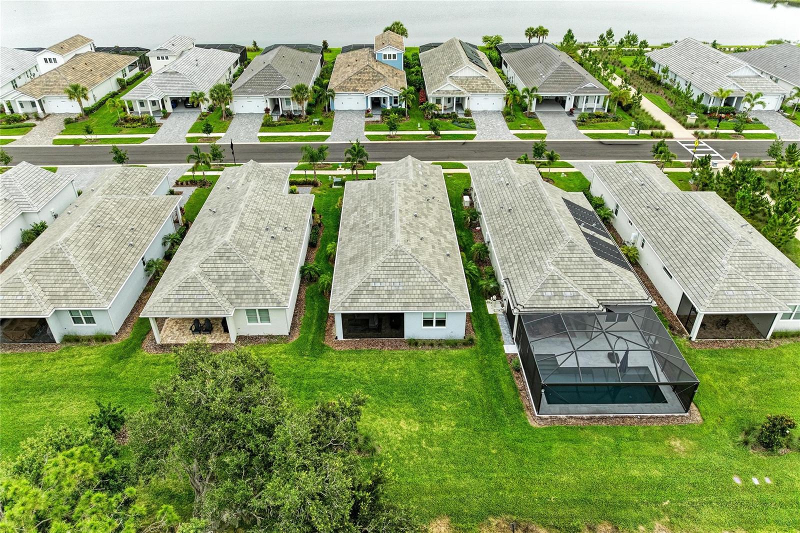 LAKEHOUSE COVE/WATERSIDE PH 5 - Residential