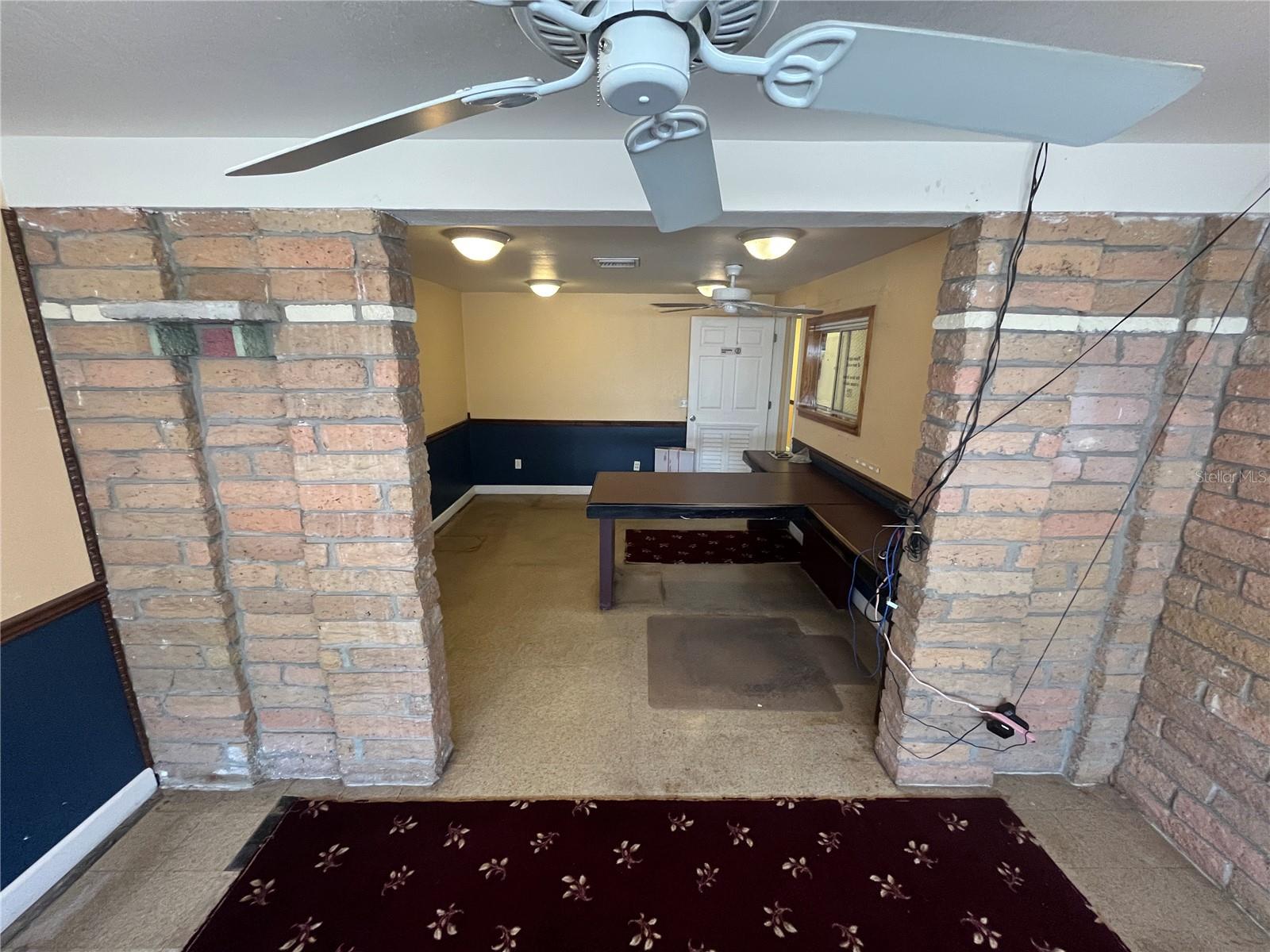 AVON PARK - Commercial Sale