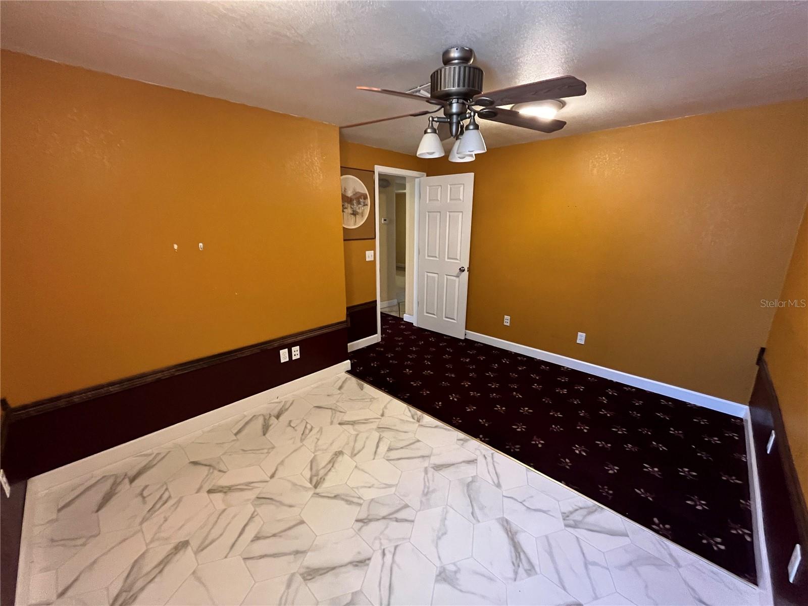 AVON PARK - Commercial Sale