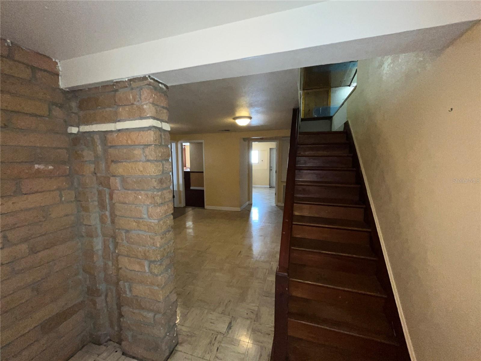 AVON PARK - Commercial Sale