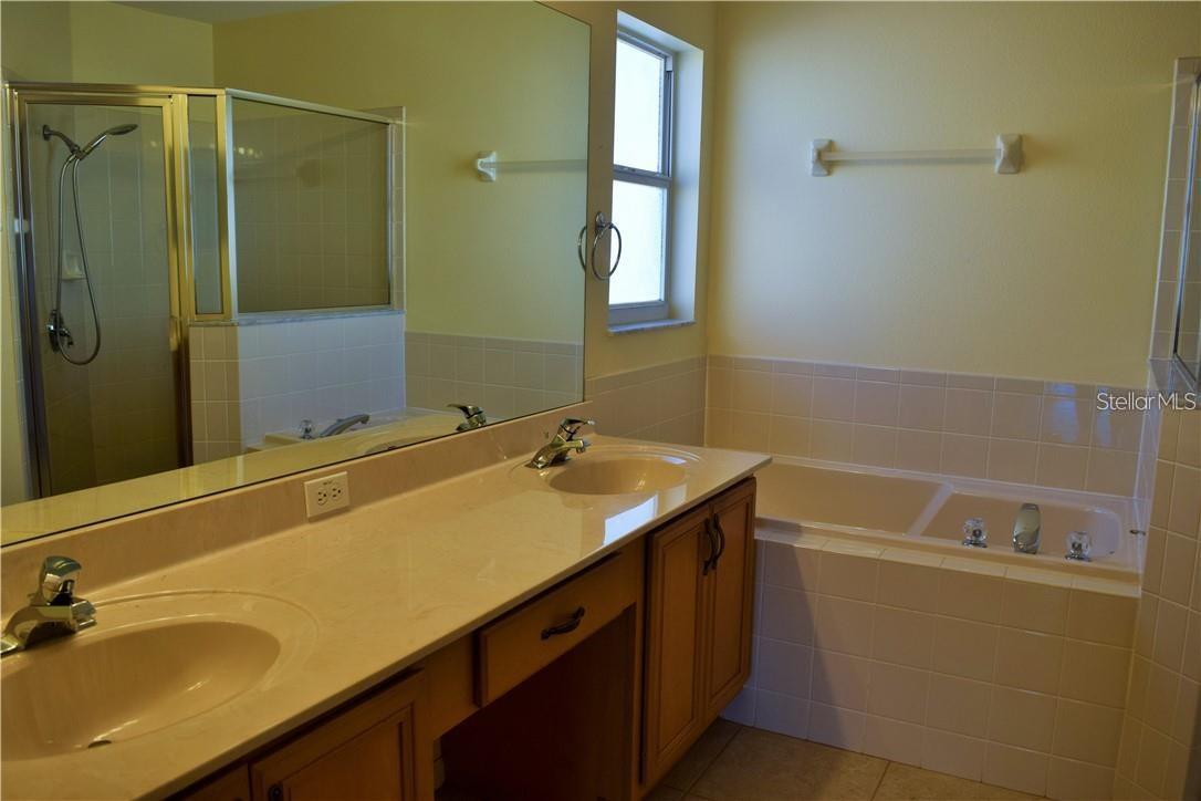 TAMPA BAY GOLF TENNIS CLUB PH 03A - Residential Lease