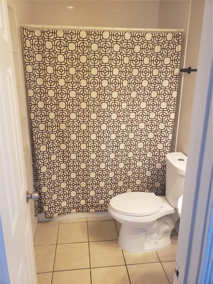 LAGO VISTA SUB - Residential Lease