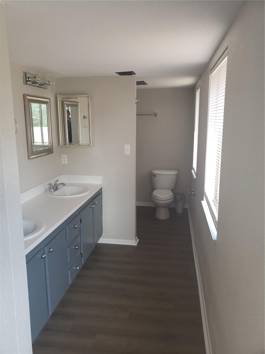 LAGO VISTA SUB - Residential Lease