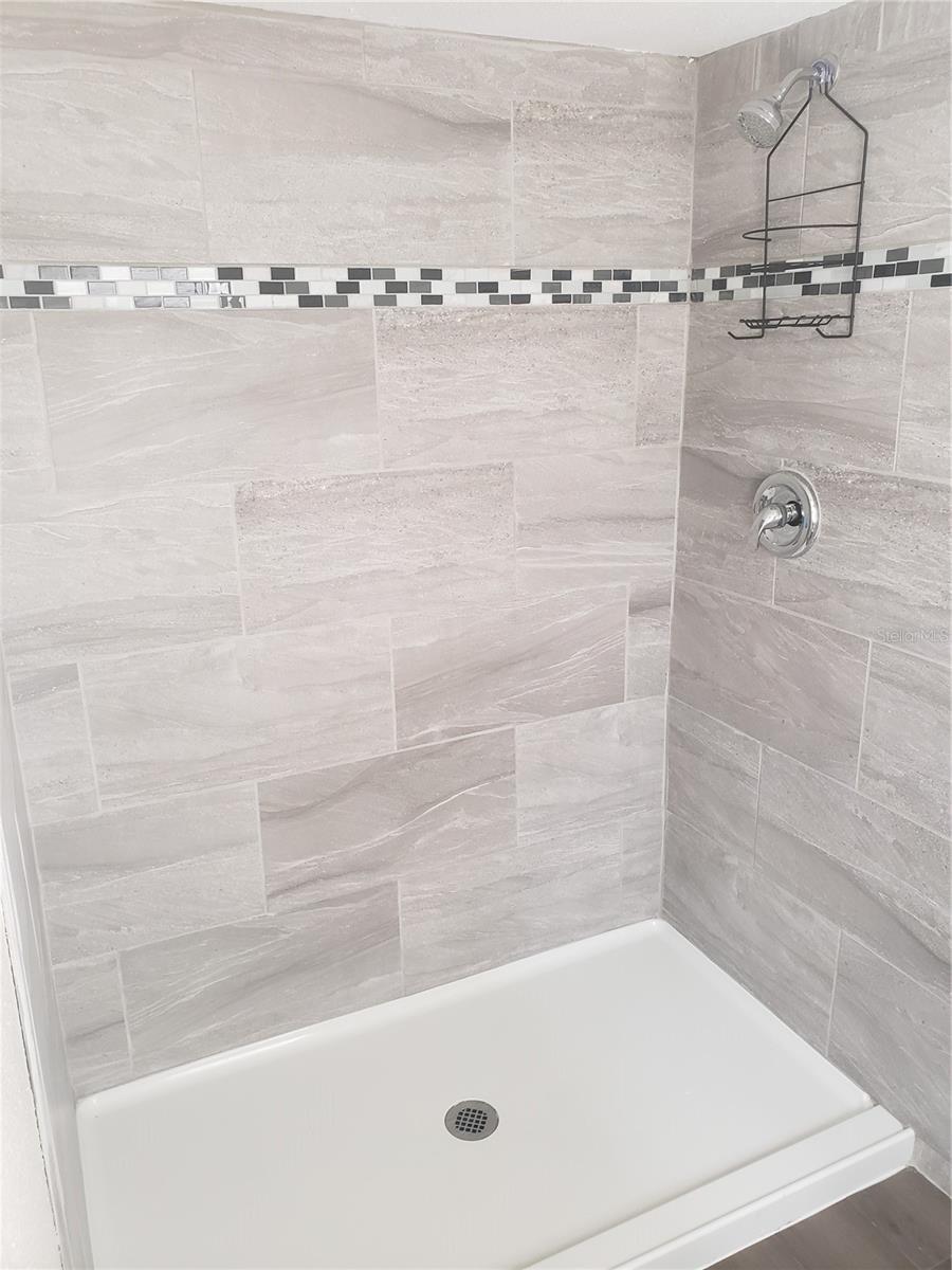 LAGO VISTA SUB - Residential Lease