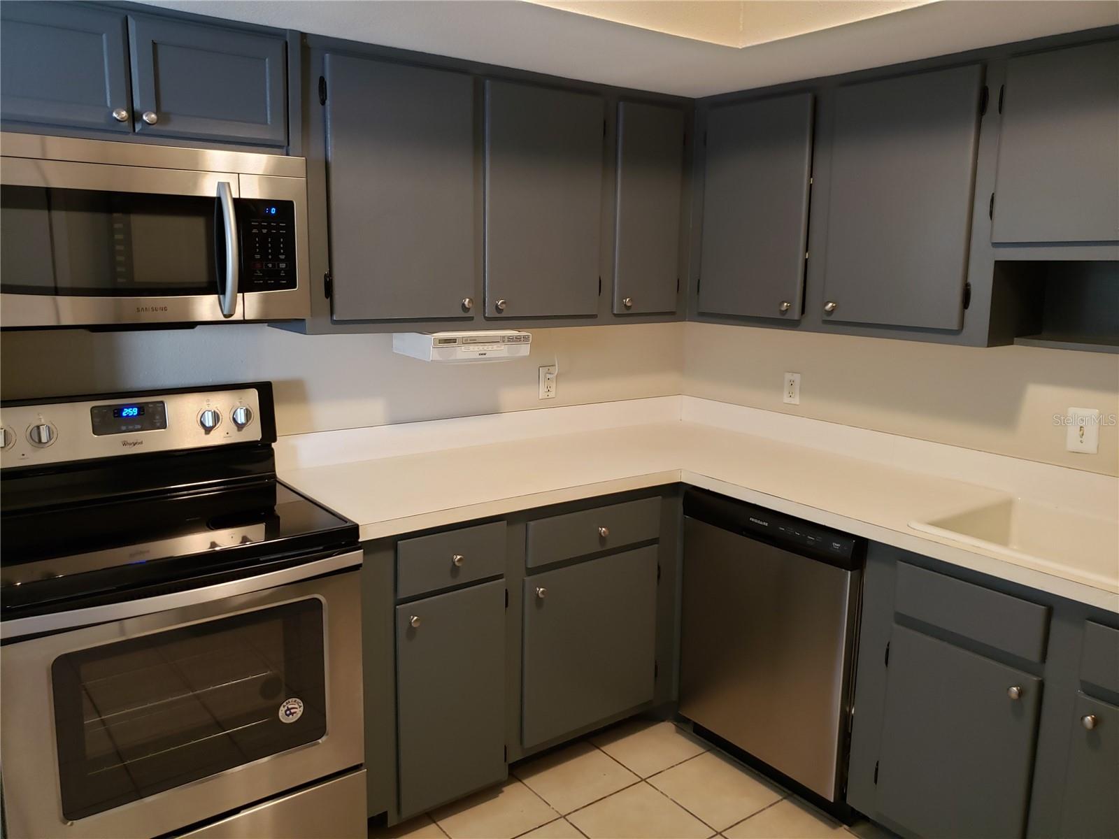 LAGO VISTA SUB - Residential Lease