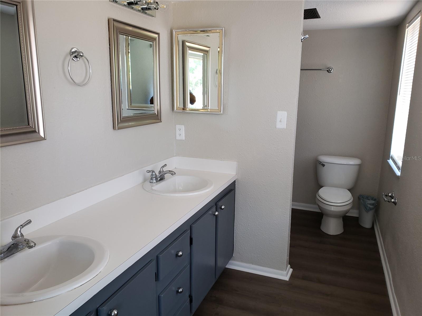 LAGO VISTA SUB - Residential Lease