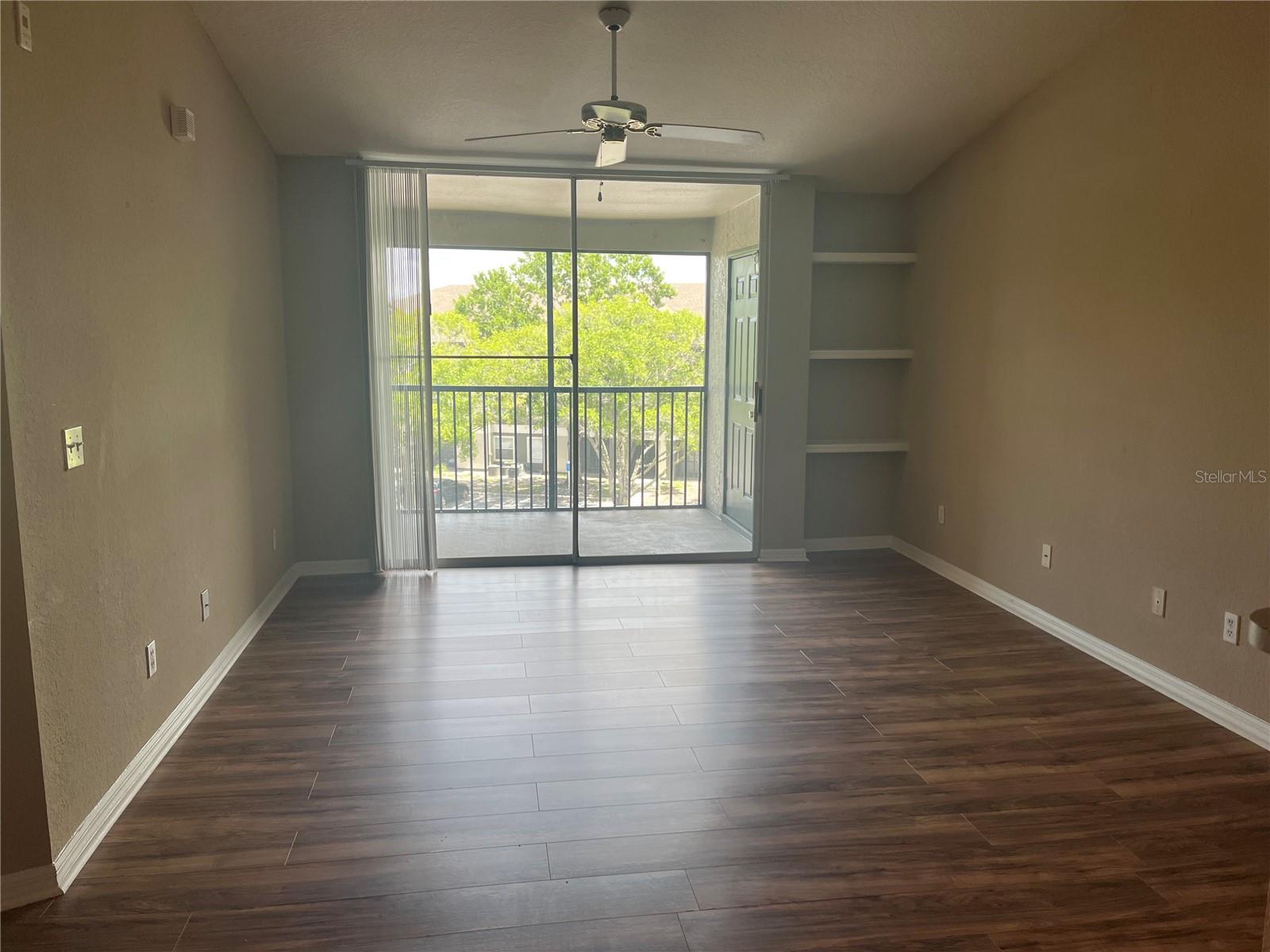 SAND LAKE PRIVATE RESIDENCES - Residential Lease