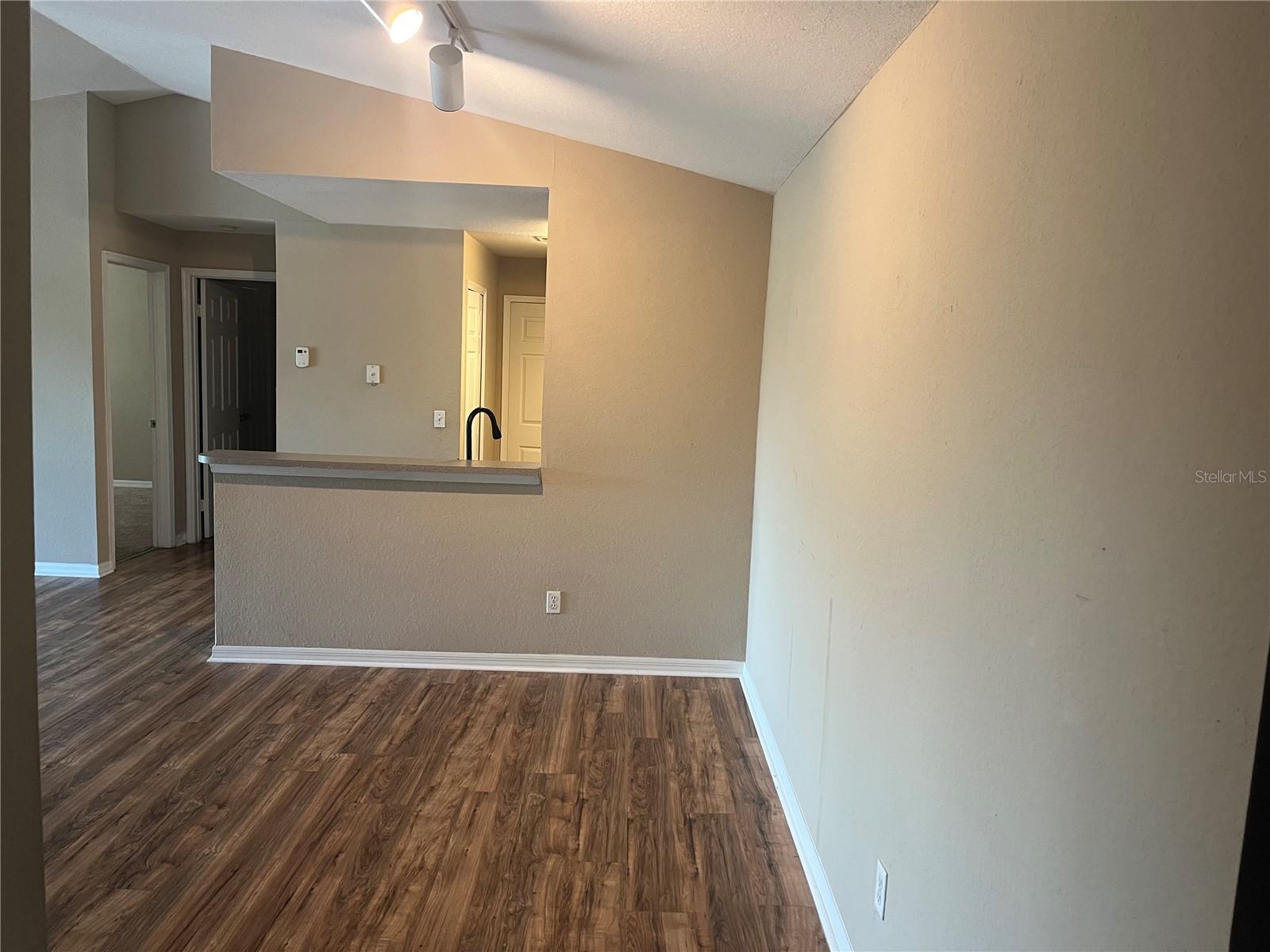 SAND LAKE PRIVATE RESIDENCES - Residential Lease