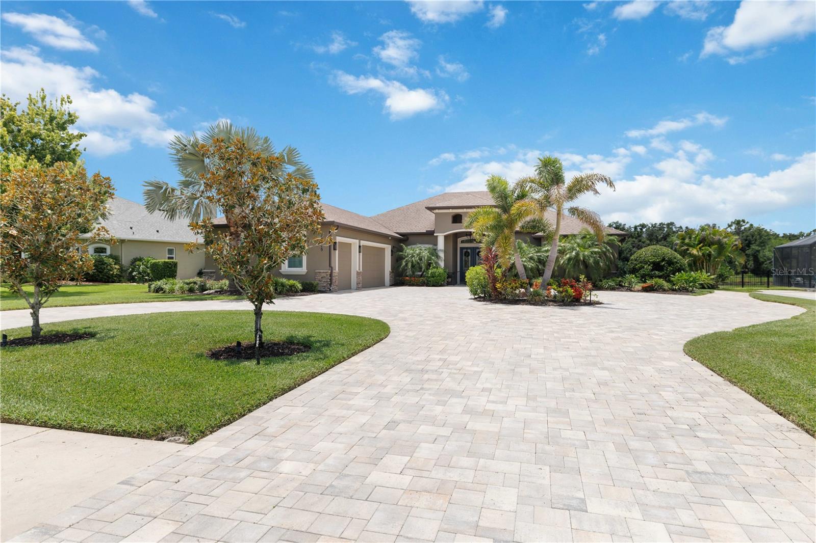 TWIN RIVERS - Residential