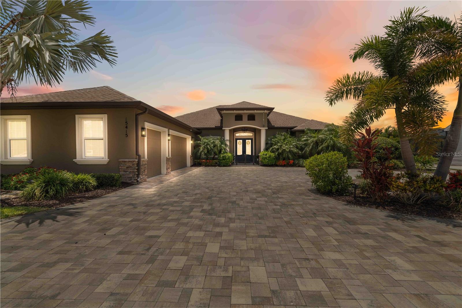 TWIN RIVERS - Residential