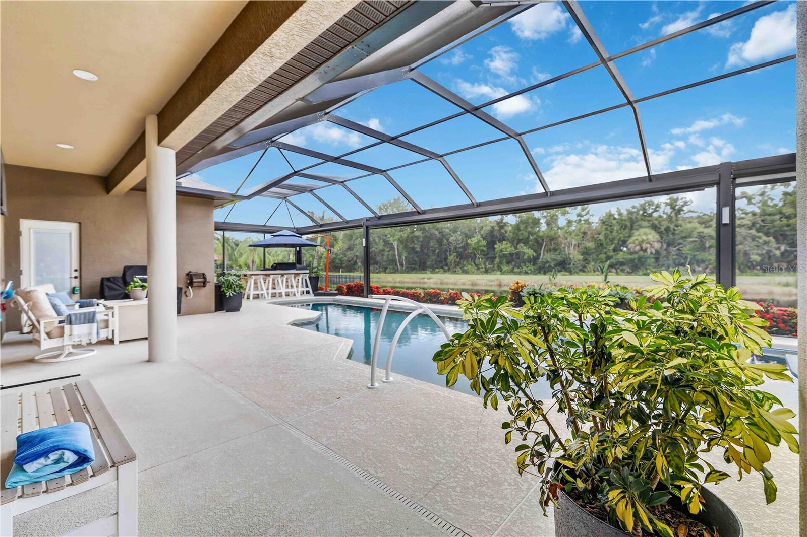 TWIN RIVERS - Residential