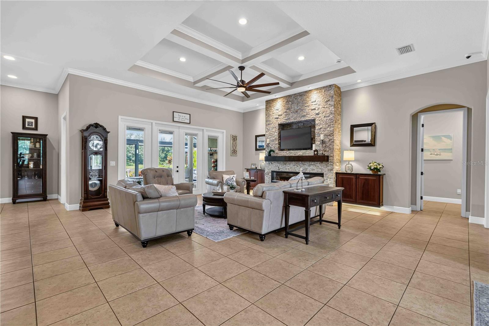 TWIN RIVERS - Residential
