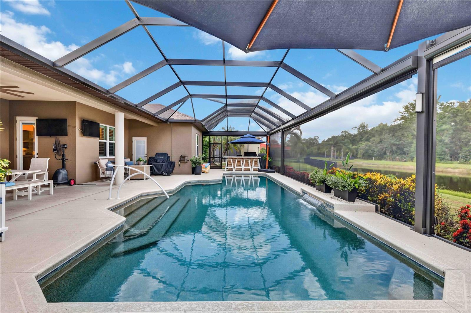 TWIN RIVERS - Residential