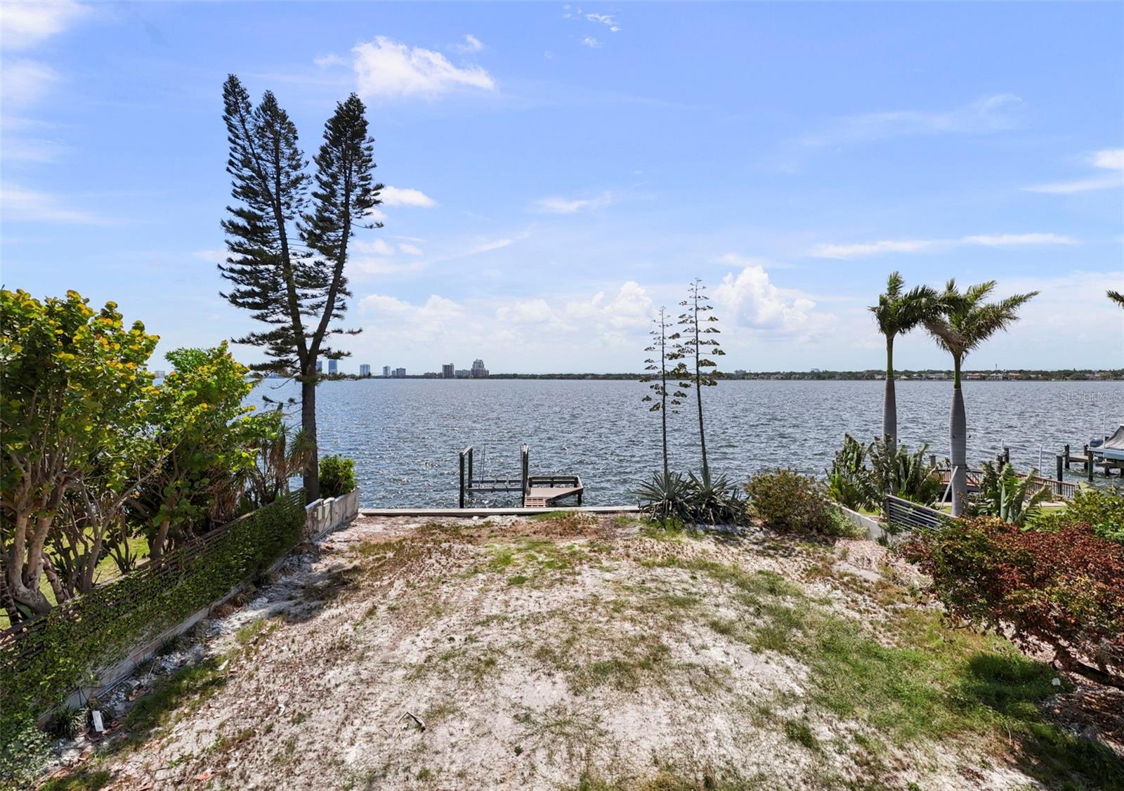 DAVIS ISLANDS PB10 PG52 TO 57 - Residential