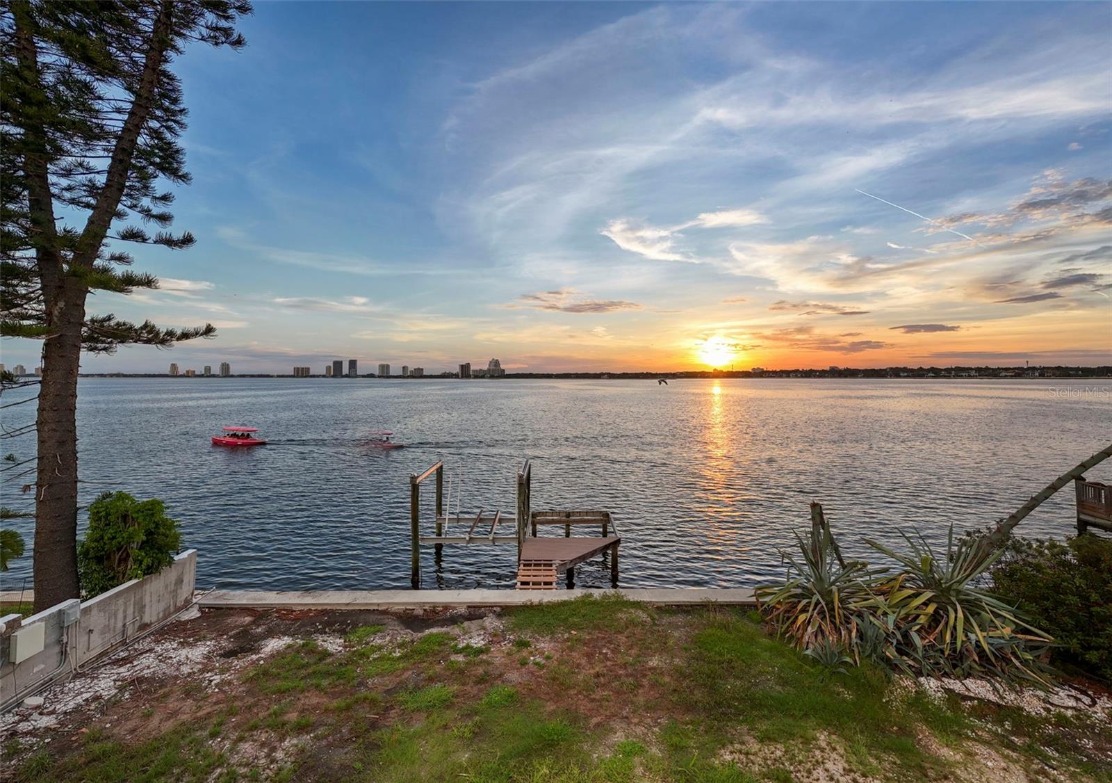 DAVIS ISLANDS PB10 PG52 TO 57 - Residential