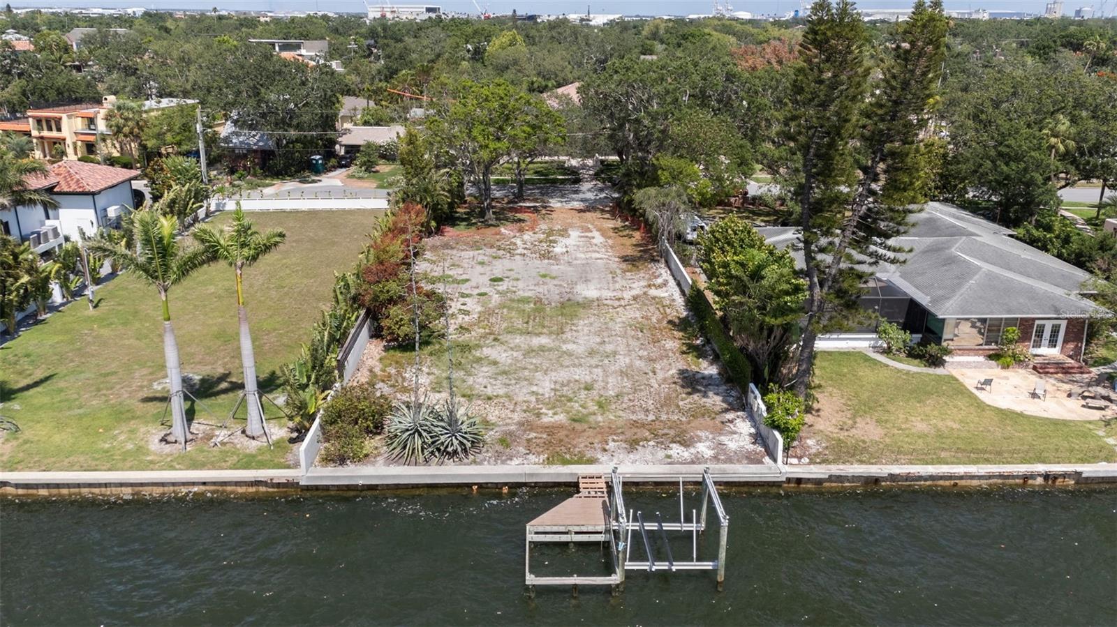 DAVIS ISLANDS PB10 PG52 TO 57 - Residential